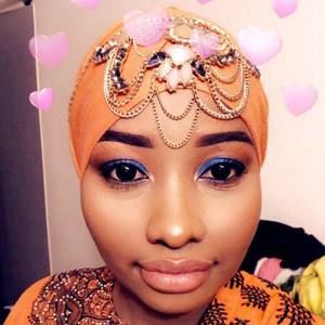 Meet your Posher, Amina